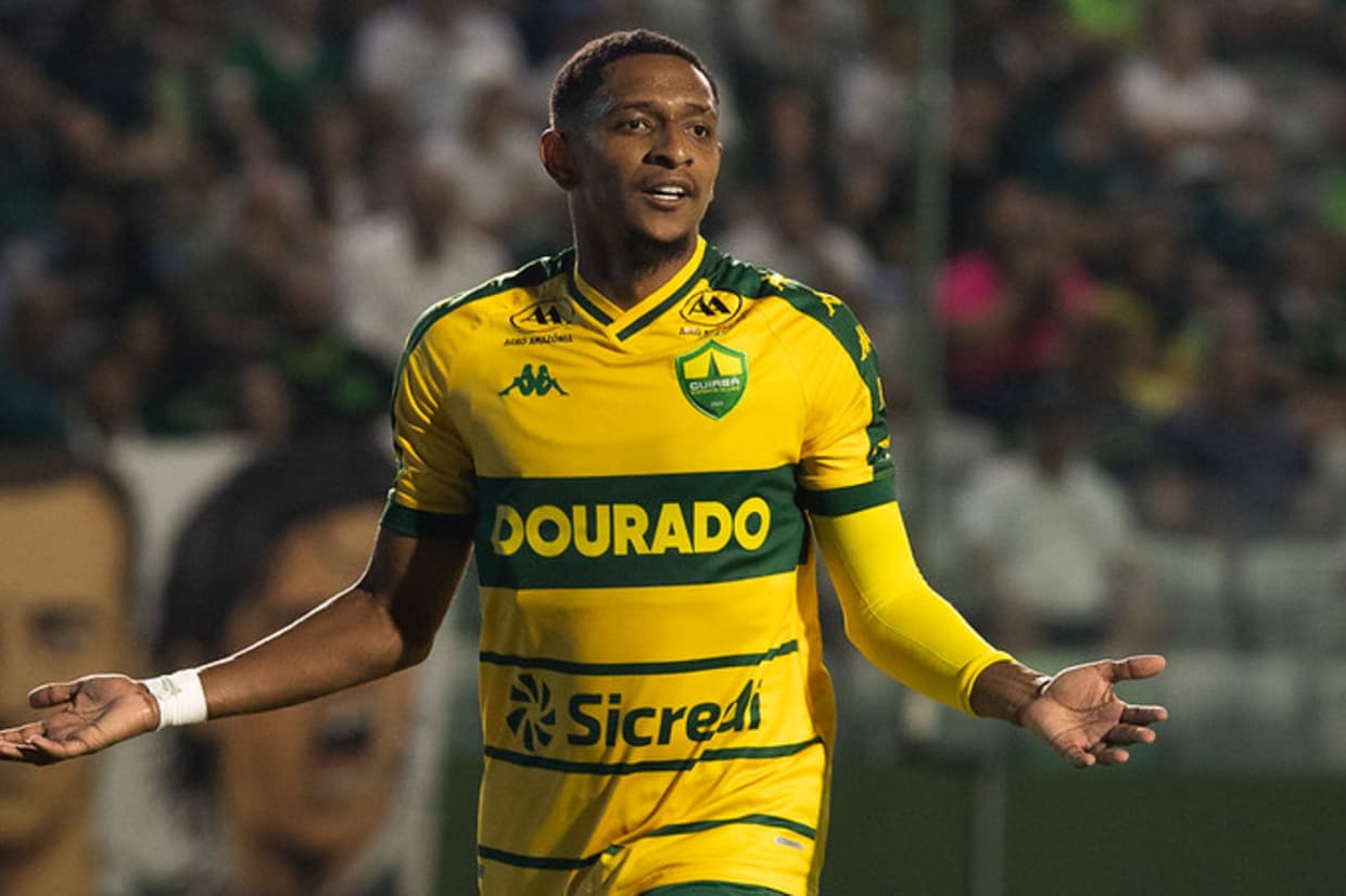 Hernandes brilha e Cuiabá conquista primeira vitória na Série B ao bater o Goiás