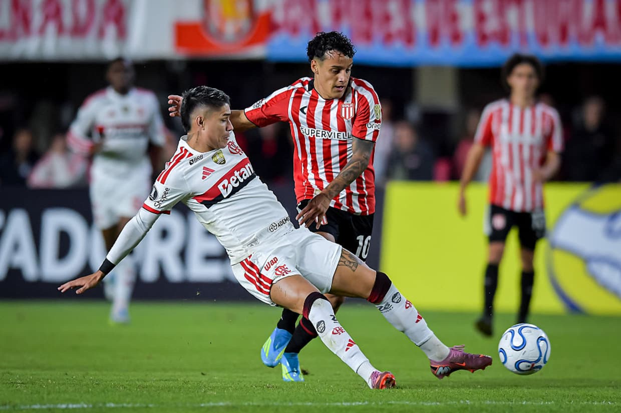 Flamengo cede empate ao Estudiantes na Argentina e sofre com lesão de Arrascaeta