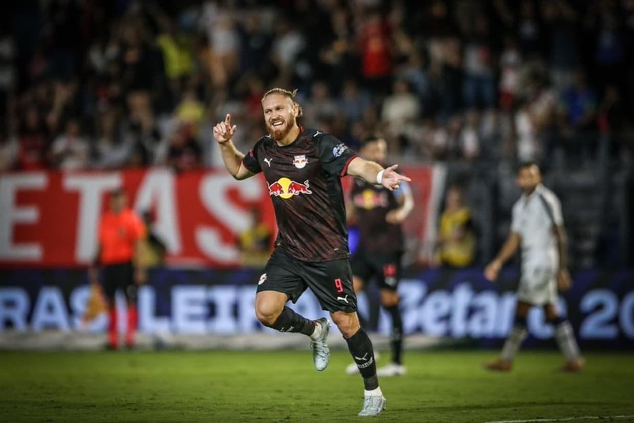 Pitta brilha com hat-trick e Bragantino vence o Remo por 4 a 2 no Brasileirão