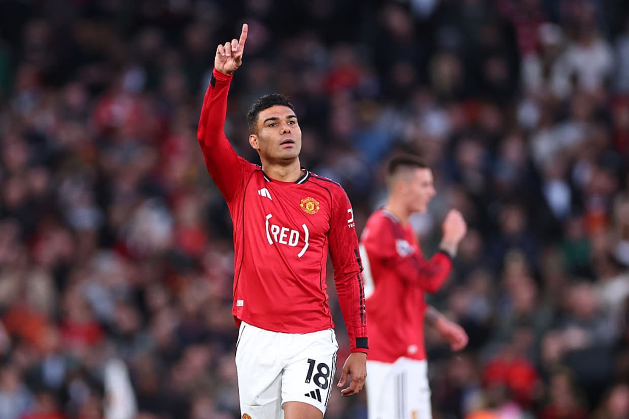 Manchester United vence Brentford e encaminha vaga na Liga dos Campeões