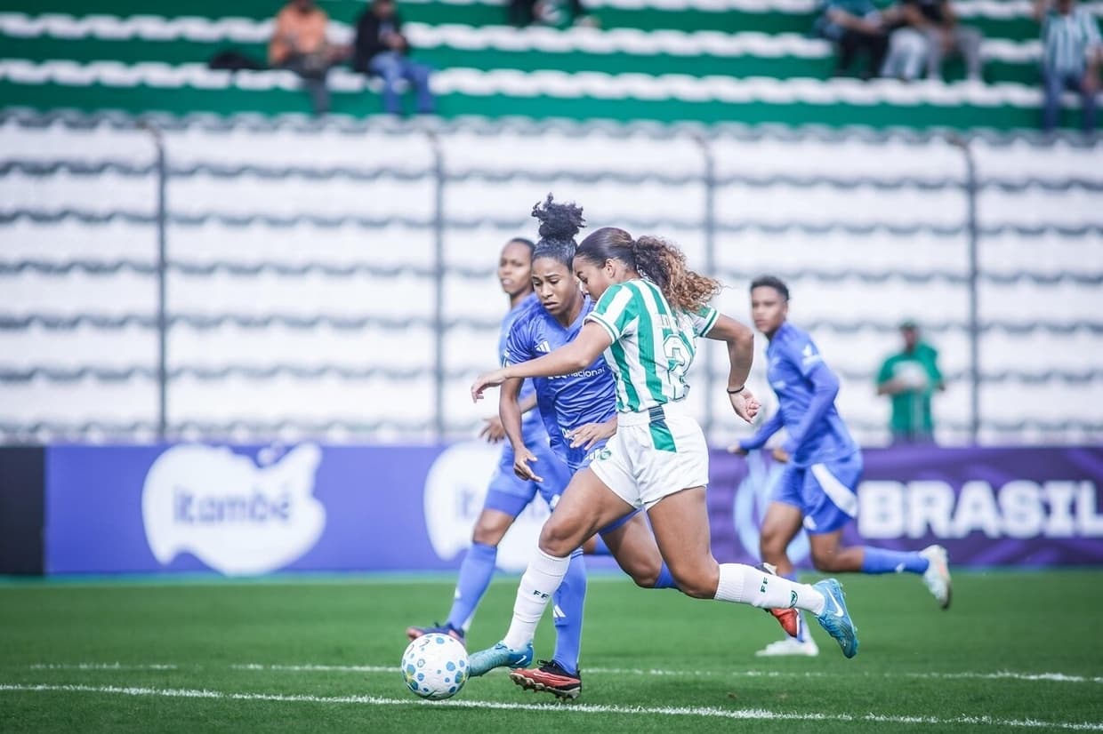 Paredão! Thaís Amorim brilha e garante empate do Juventude contra o Cruzeiro