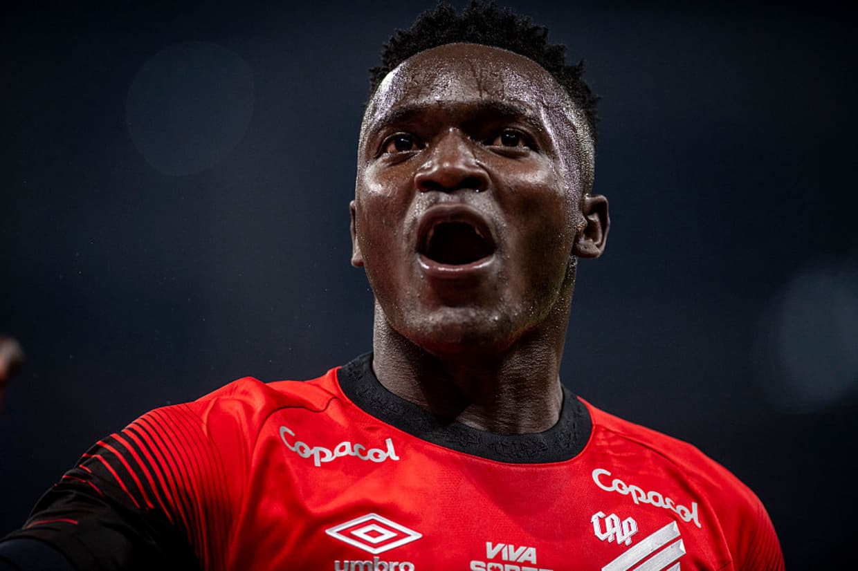 Kevin Viveros assume topo da artilharia e mira recorde inédito para colombianos no Brasil