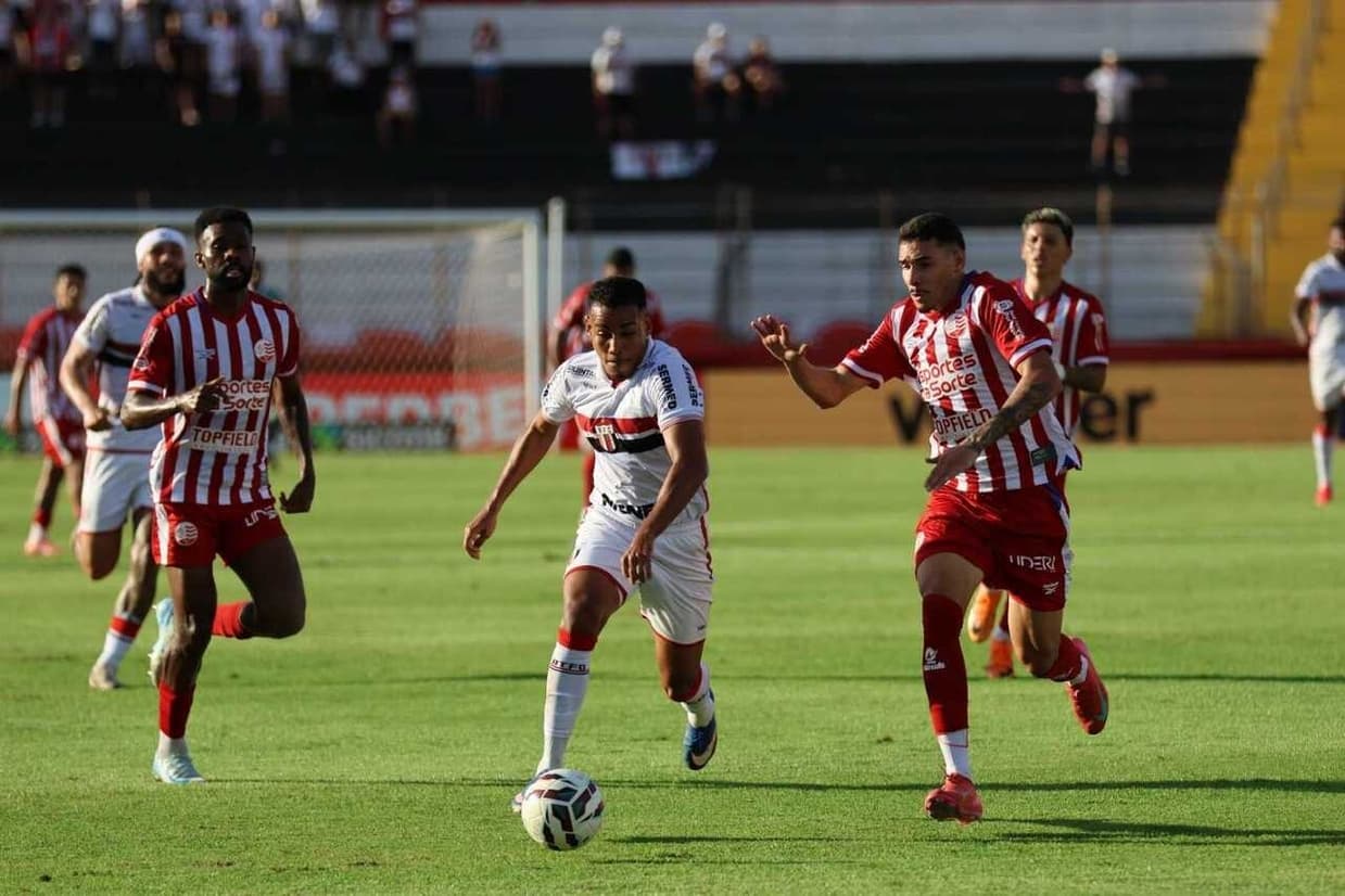Botafogo-SP e Náutico empatam em jogo equilibrado e seguem no meio da tabela da Série B