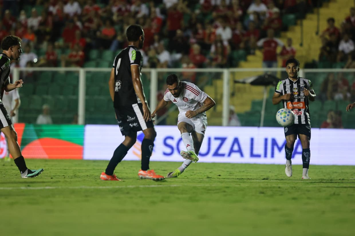 Internacional vira jogo contra Athletic e assume vantagem na Copa do Brasil