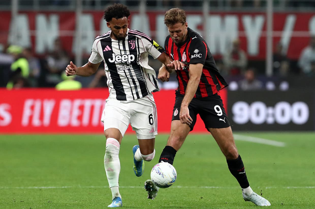 Milan e Juventus empatam sem gols no San Siro em duelo travado