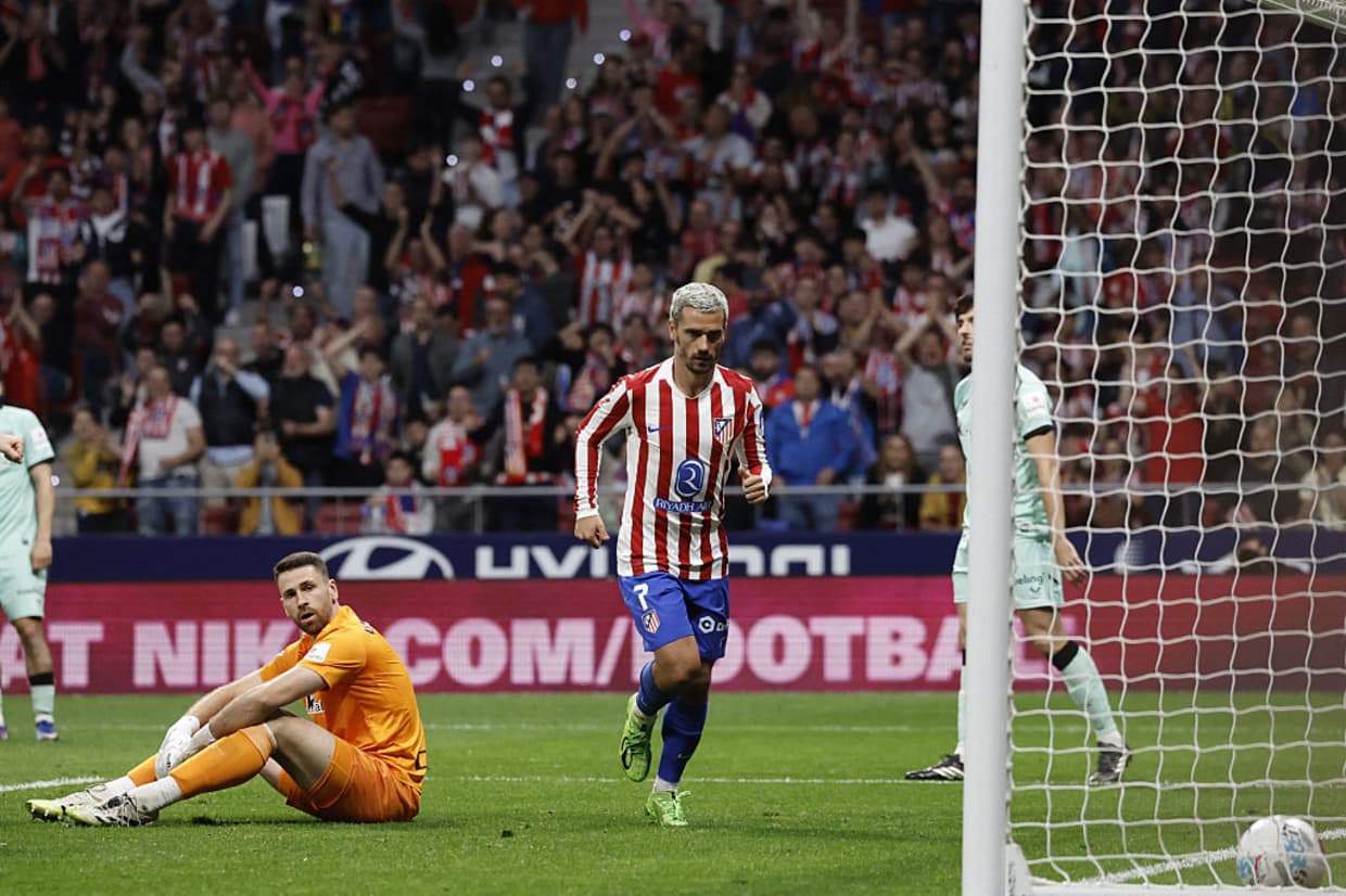 Atlético de Madrid supera vaias, vira o jogo e encaminha vaga na Champions League