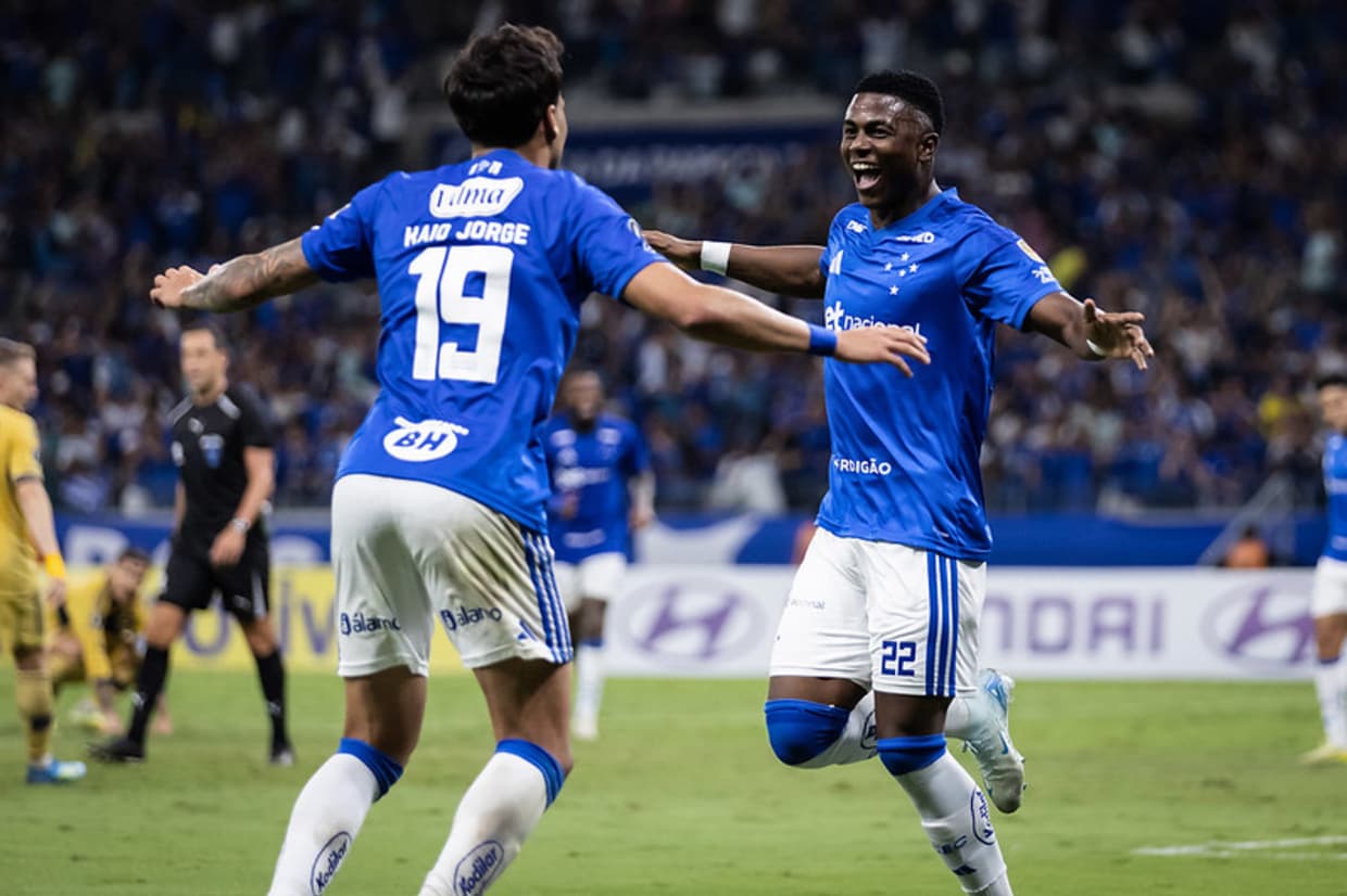 Cruzeiro vence Boca Juniors no Mineirão e assume a liderança do grupo na Libertadores