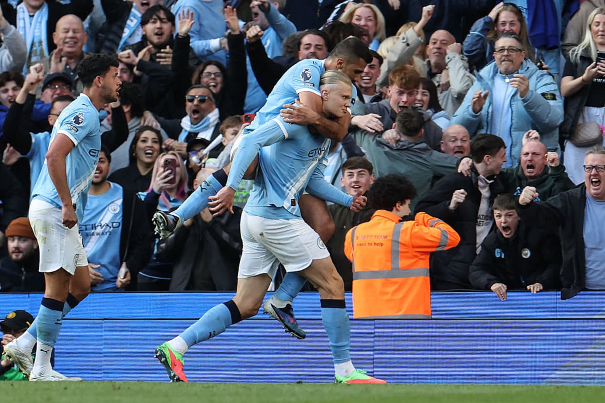 City derruba Arsenal no Etihad e encosta na liderança da Premier League