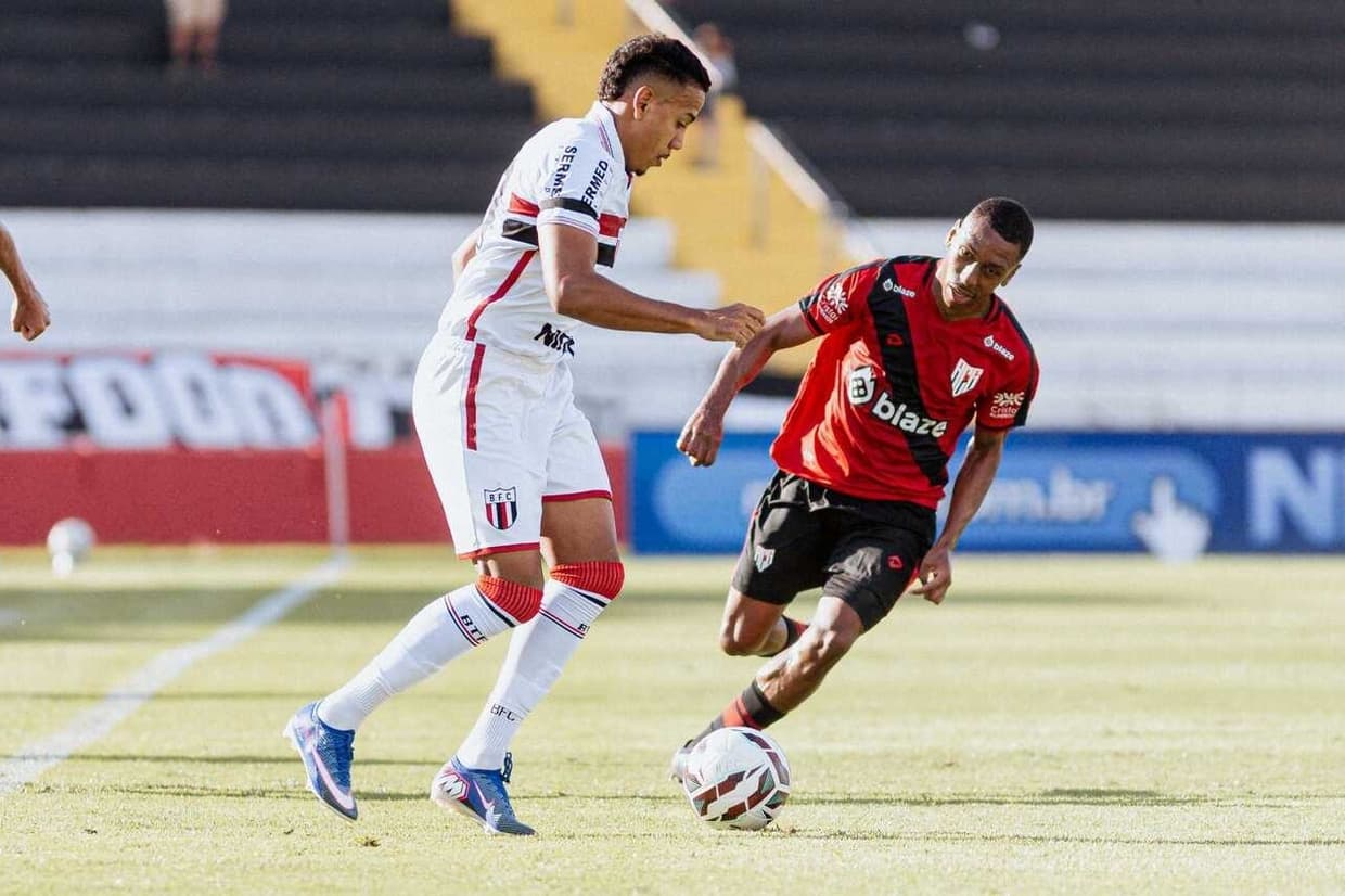 Botafogo-SP e Atlético-GO empatam em jogo movimentado pela Série B