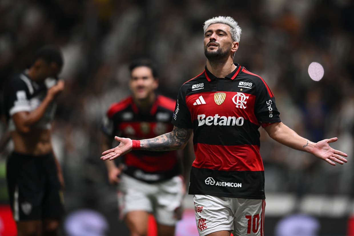 Flamengo domina a Arena MRV e goleia Atlético-MG com show de eficiência