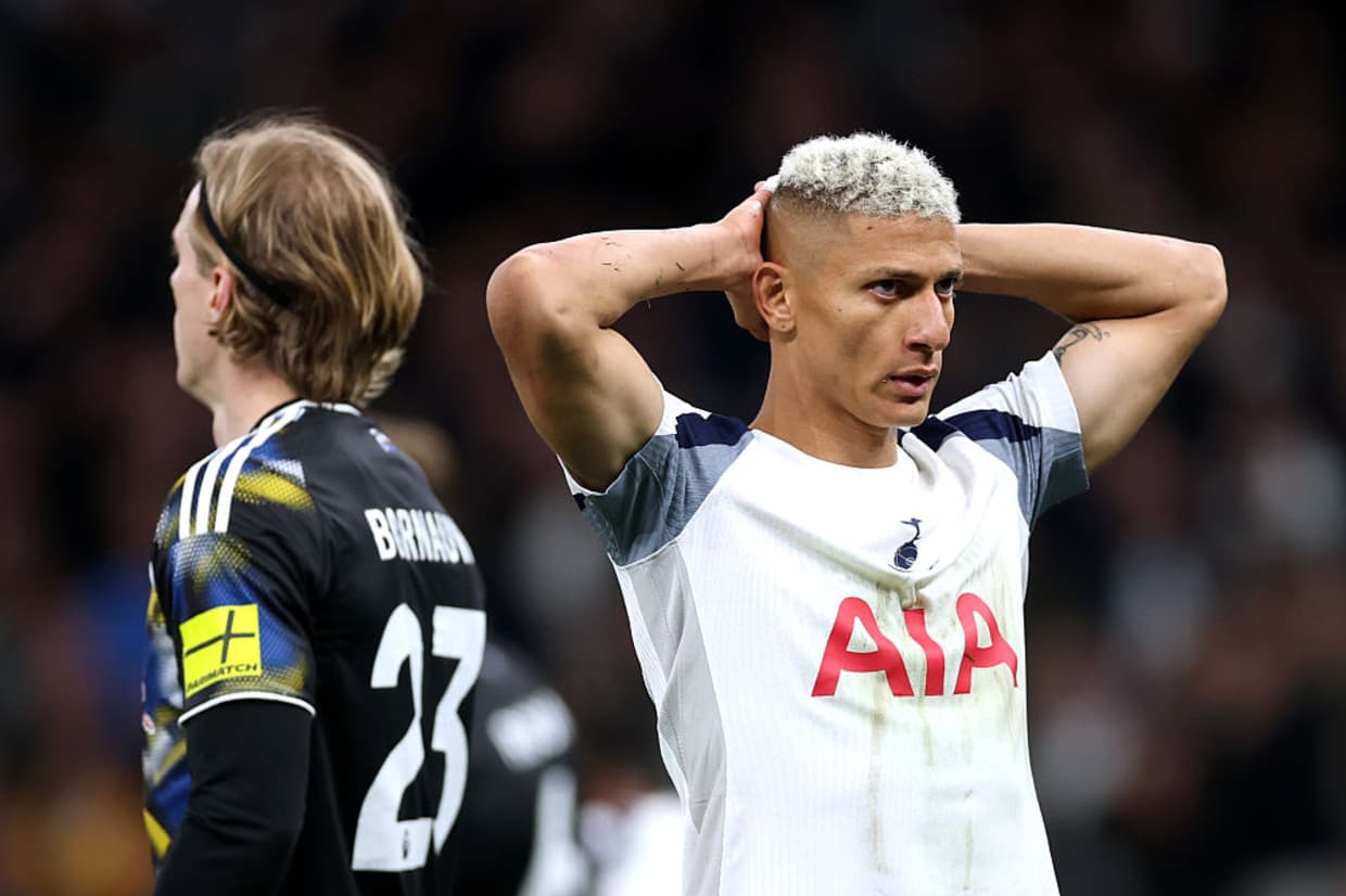 Tottenham tropeça contra o Leeds e entra em alerta máximo contra o rebaixamento na Premier League