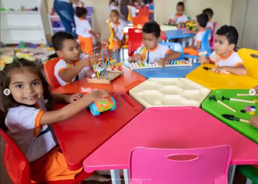 Educação: Creche Mãe Nília e Escola Adolfo Moitinho recebem melhorias estruturais