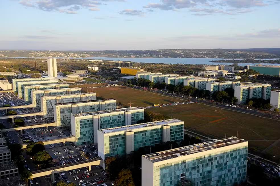 Dívida pública atinge maior patamar em cinco anos após déficit de R$ 80,7 bilhões em março
