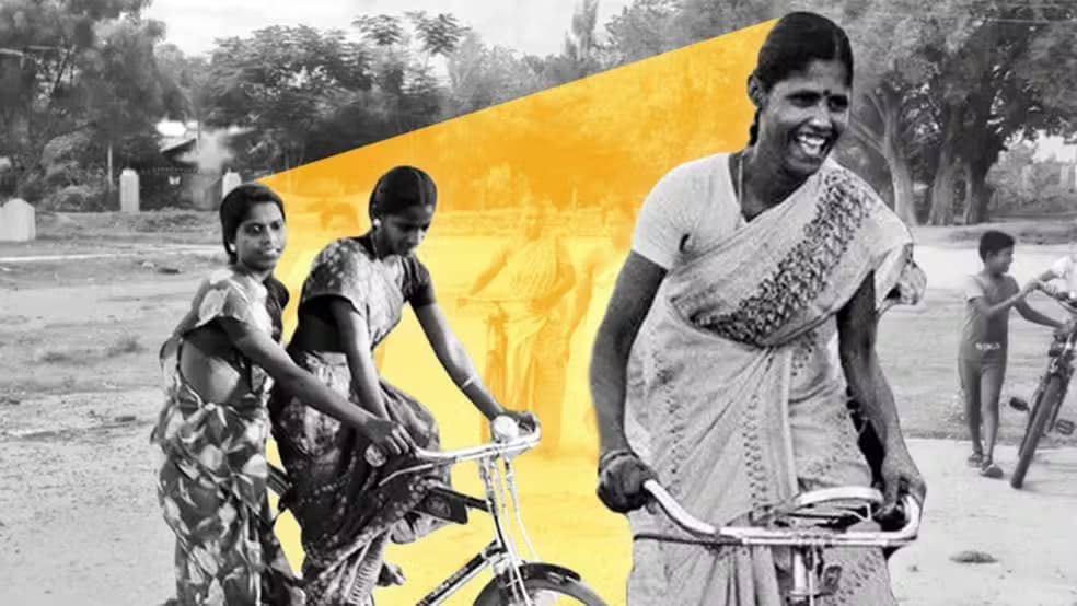 O Poder do Pedal: Como a Bicicleta e a Alfabetização Libertaram Mulheres na Índia