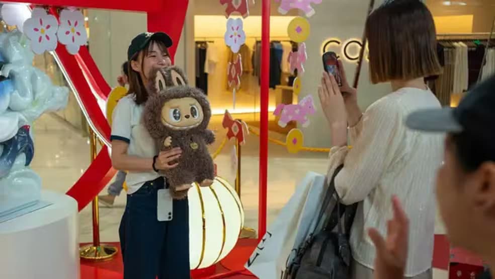 Além do Baixo Custo: A Estratégia Chinesa para Dominar o Consumo Global