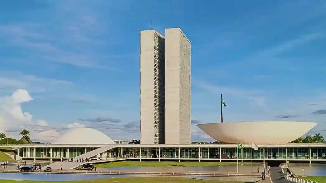 Congresso derruba veto de Lula e abre caminho para redução de penas de condenados pelo 8 de Janeiro