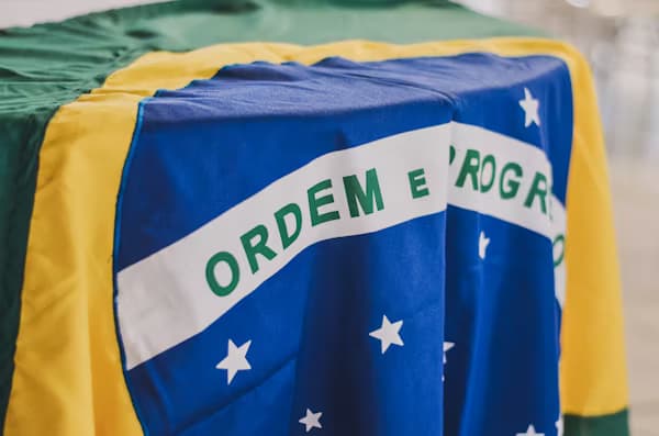 Corrida para o Palácio: Pesquisa revela favoritos e disputas acirradas para governos estaduais em 2026