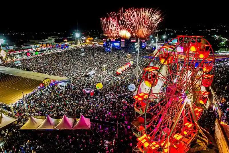 O Arraiá das Caraíbas: Onde a Tradição do Sertão se Encontra com a Força da Economia Regional