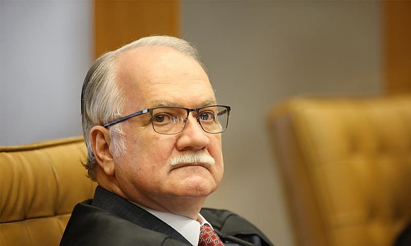 Fachin defende Judiciário e prega resiliência diante de crises institucionais
