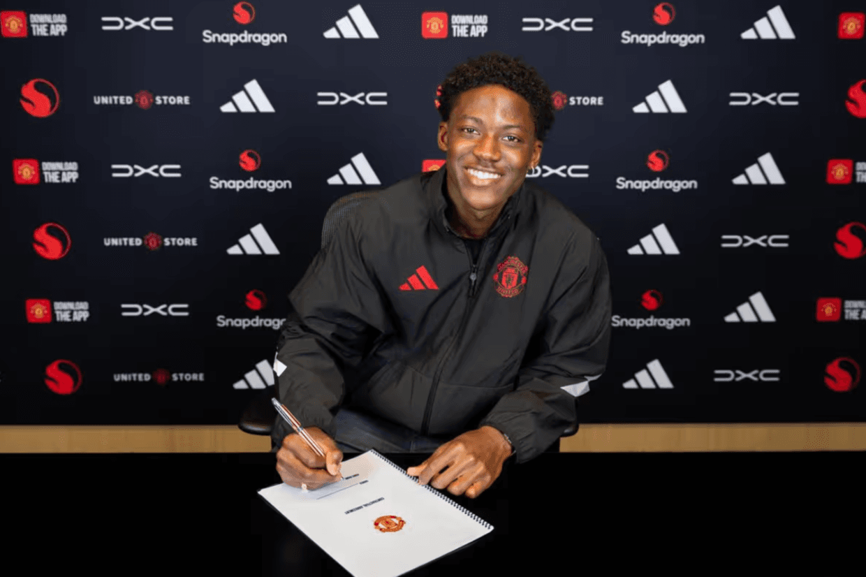 Manchester United blinda Kobbie Mainoo com contrato até 2031