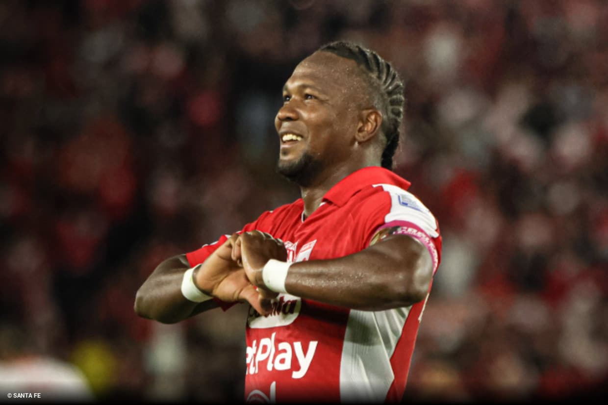 Aos 40 anos, ex-Bahia Hugo Rodallega brilha com hat-trick e goleada histórica na Colômbia