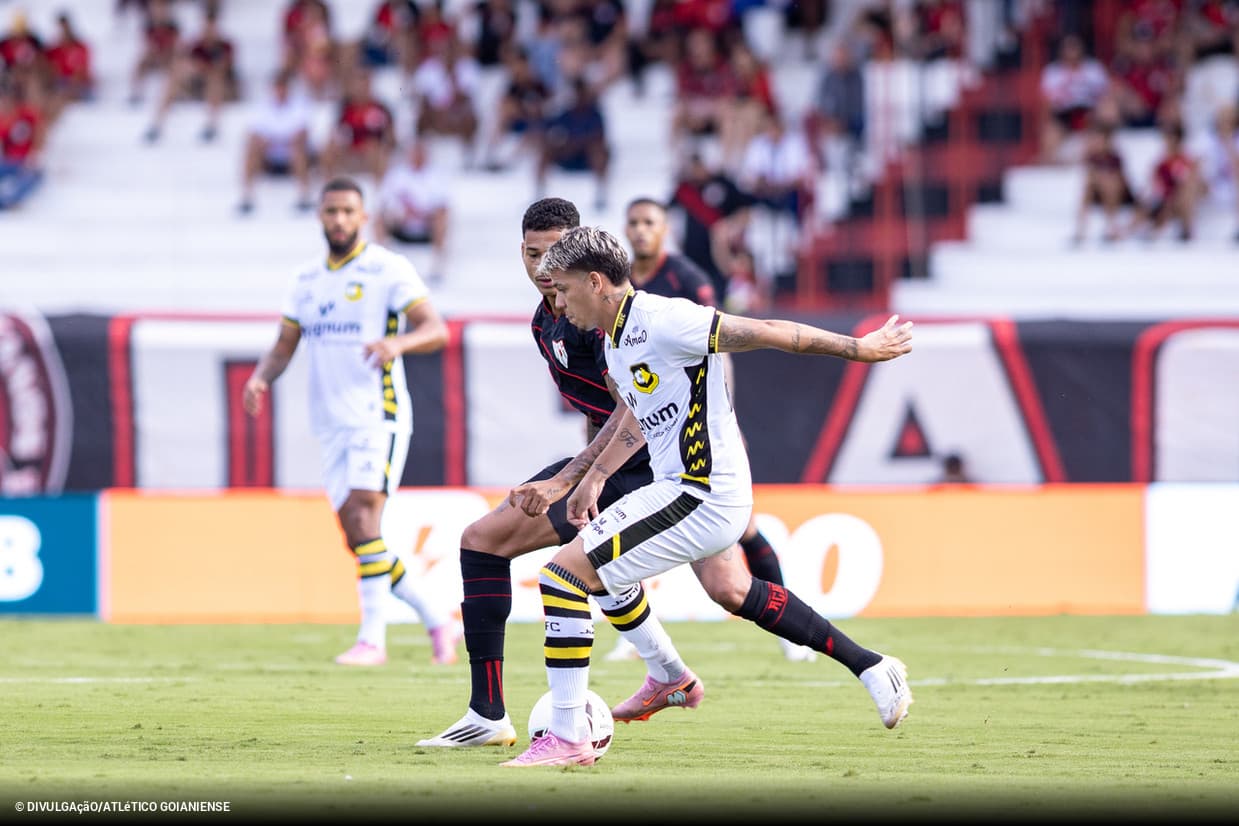 São Bernardo vence Atlético-GO e consolida liderança da Série B